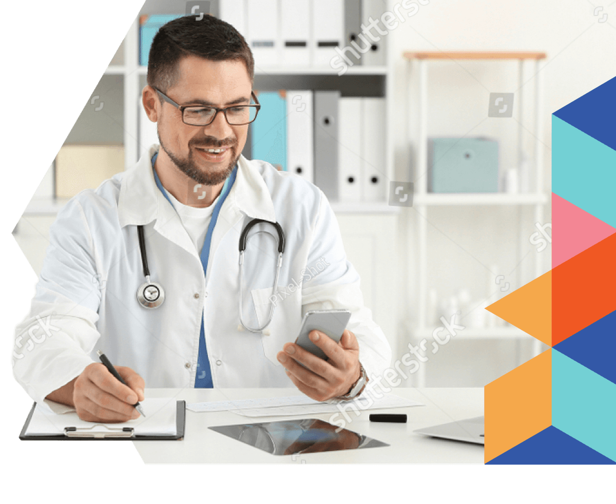 Doctor using Medkube